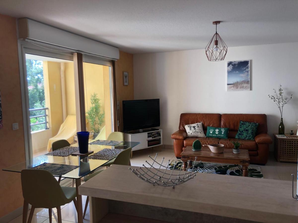 Pins Parasol Frejus Bagian luar foto