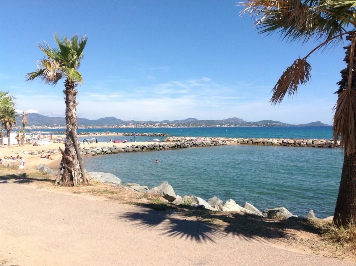 Pins Parasol Frejus Bagian luar foto