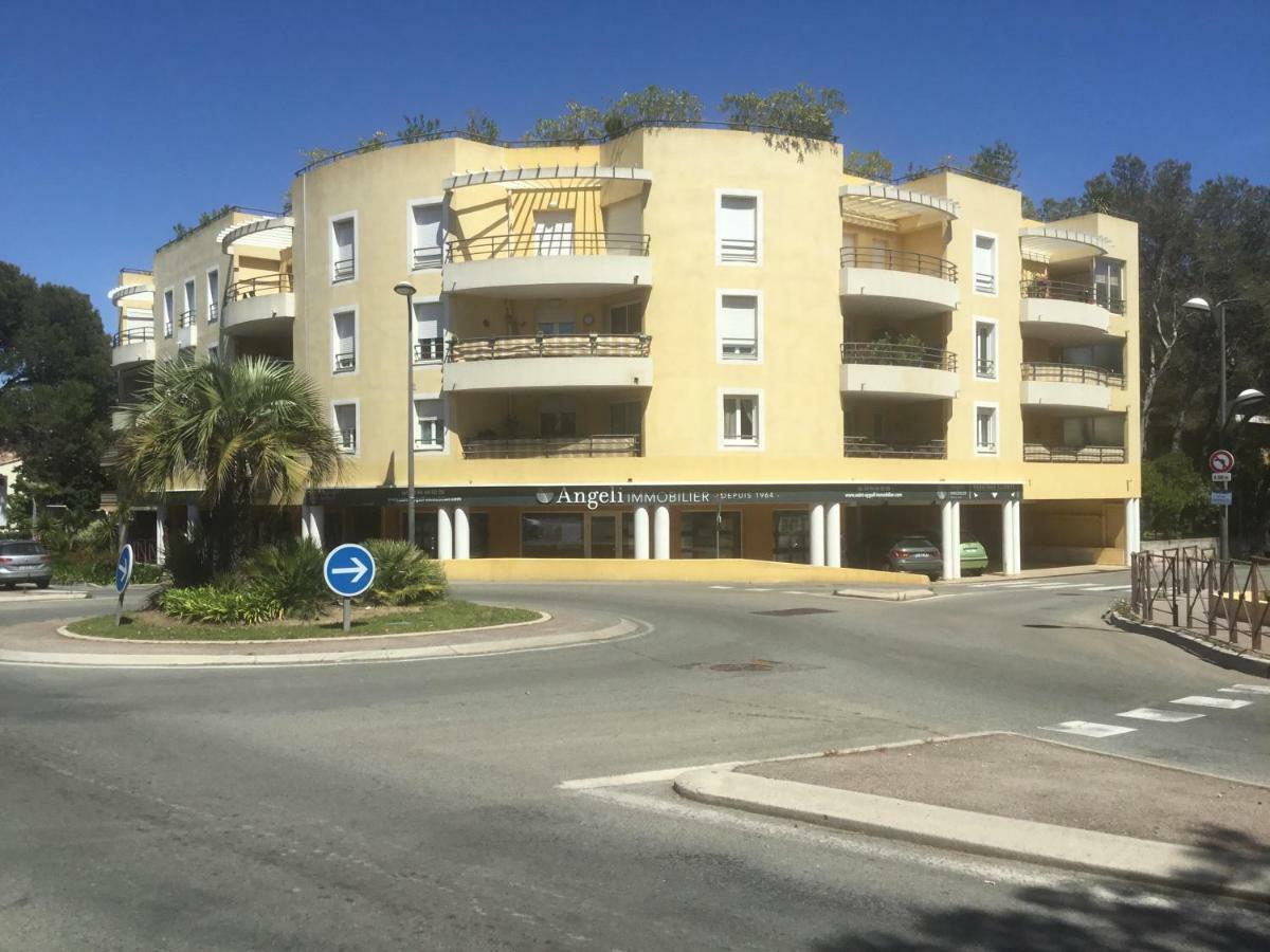 Pins Parasol Frejus Bagian luar foto