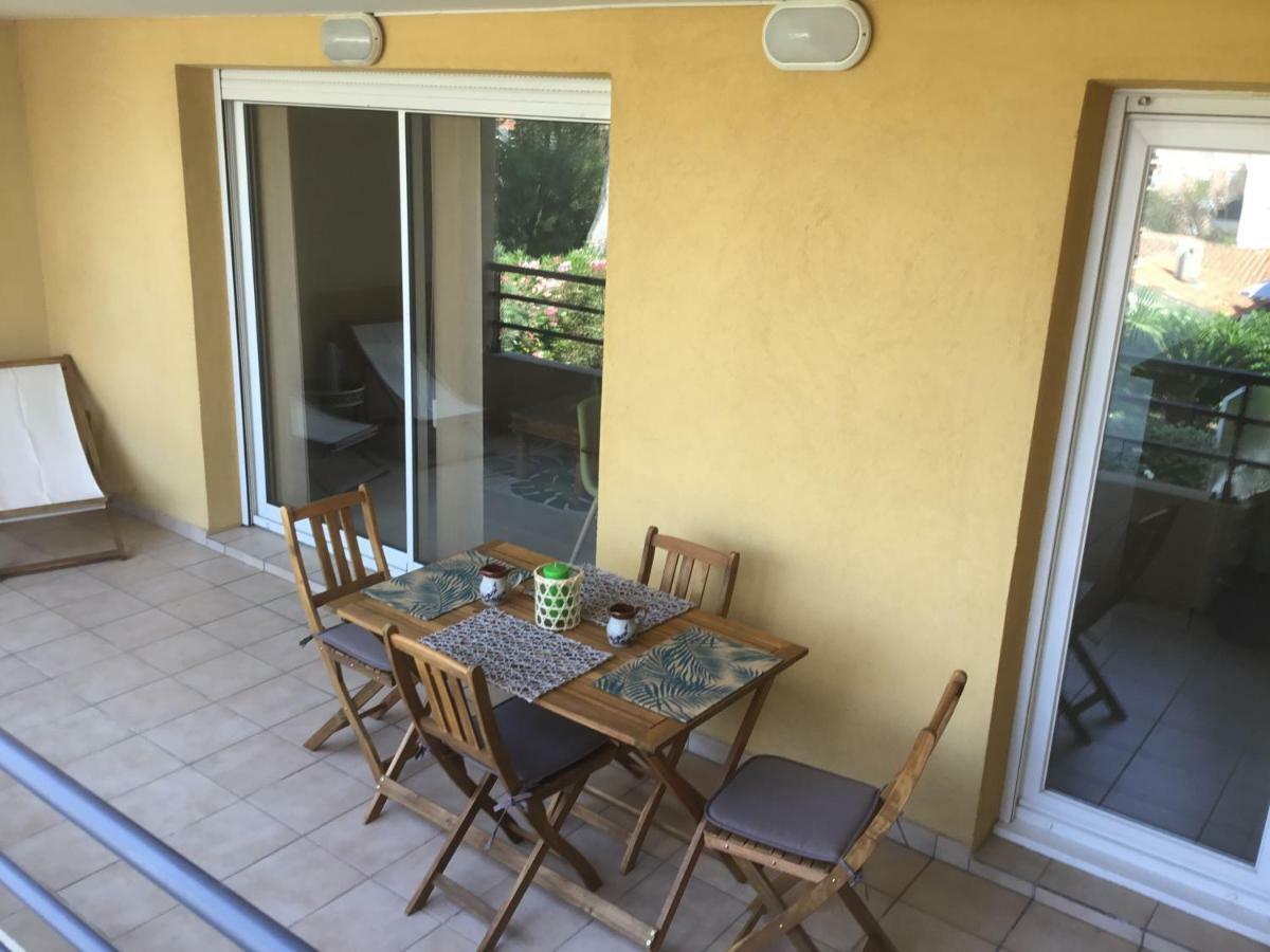 Pins Parasol Frejus Bagian luar foto