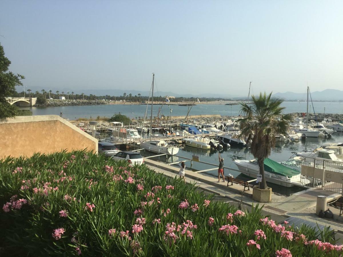 Pins Parasol Frejus Bagian luar foto