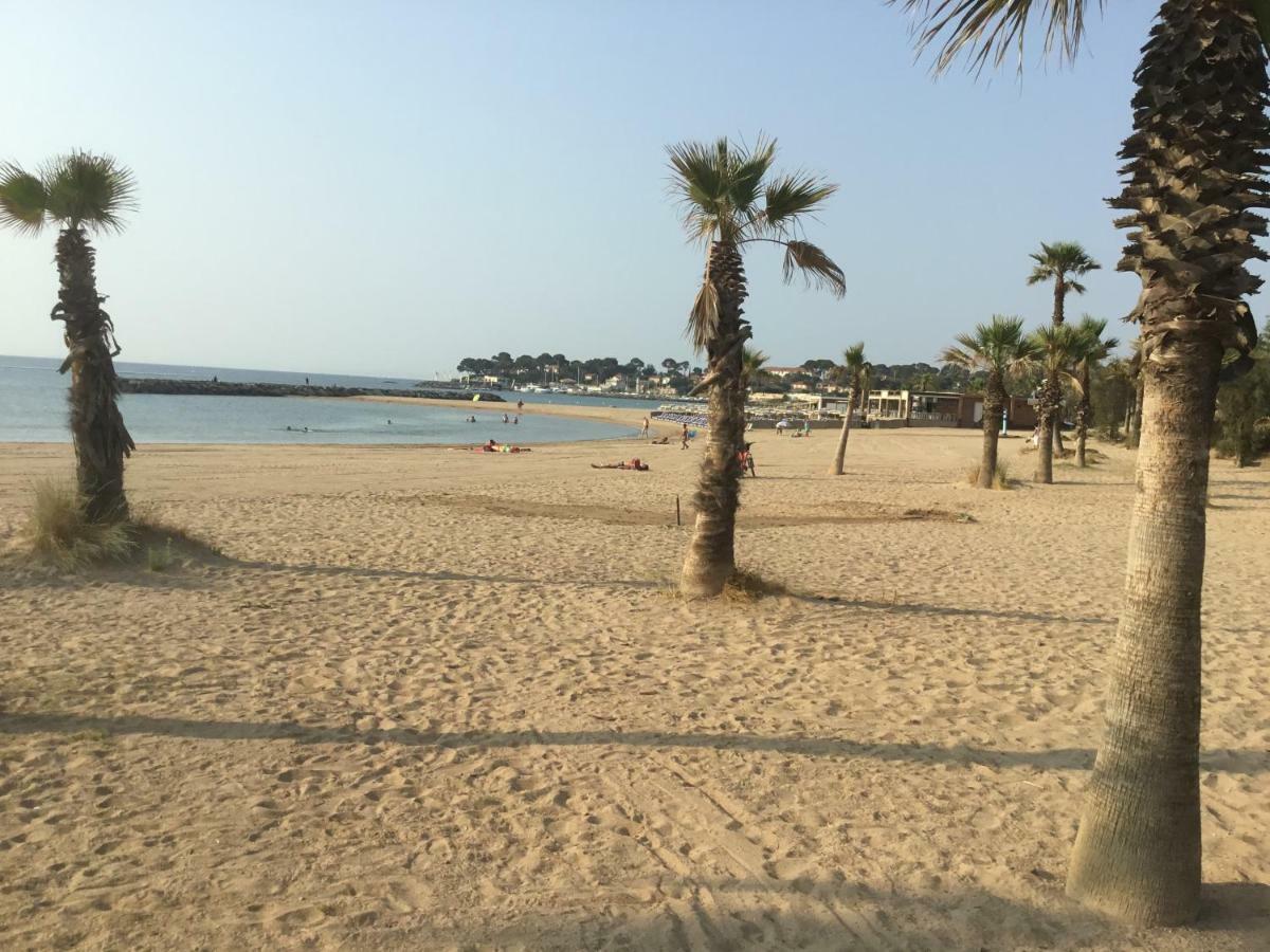 Pins Parasol Frejus Bagian luar foto