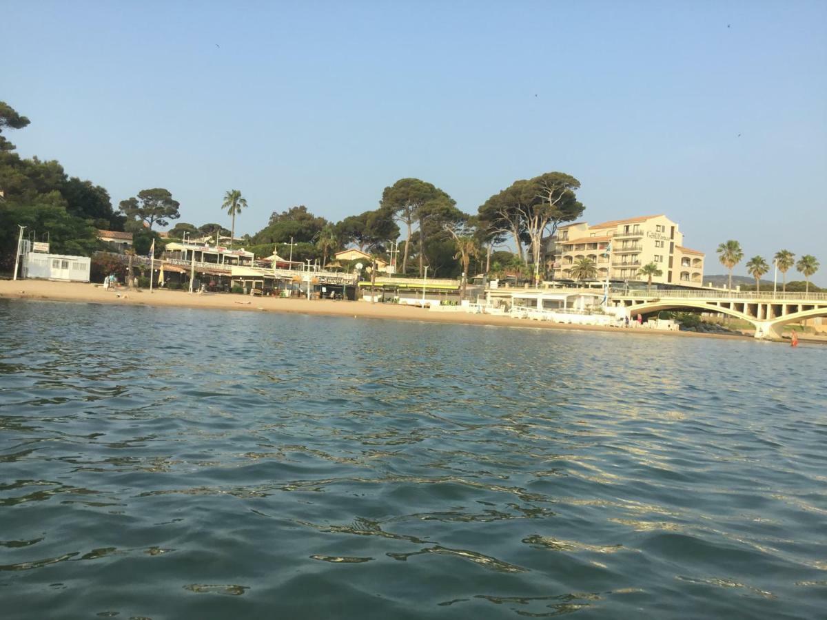 Pins Parasol Frejus Bagian luar foto